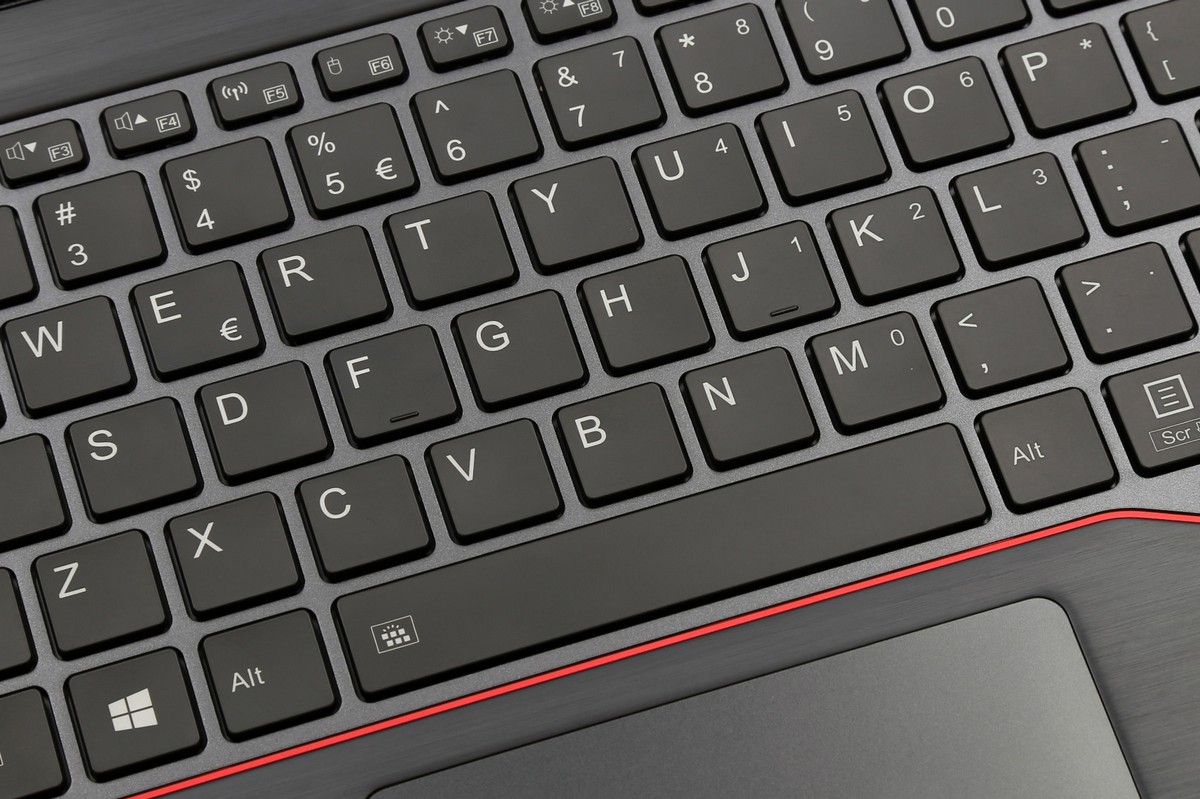 Repasovaný notebook Fujitsu-Siemens Lifebook U728 – foto 5